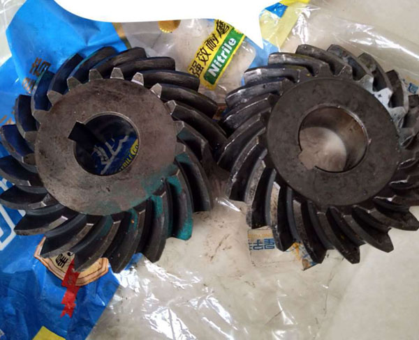 螺旋傘齒輪.jpg 螺旋傘齒輪.jpg